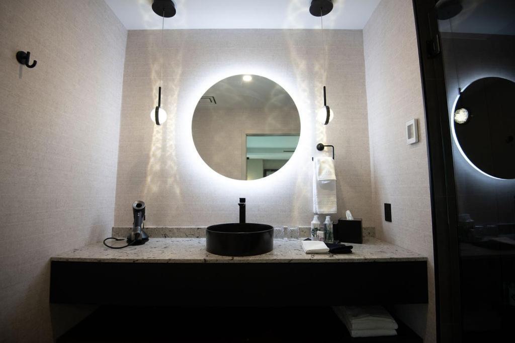 The Reid Hotel Vanderhoof 外观 照片
