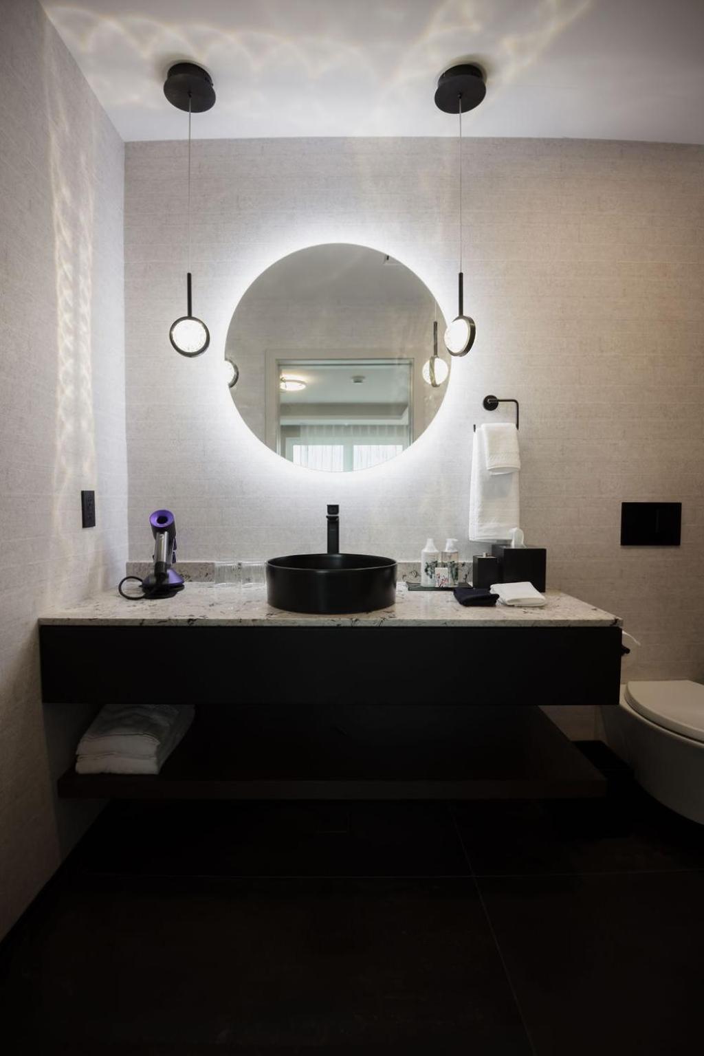 The Reid Hotel Vanderhoof 外观 照片